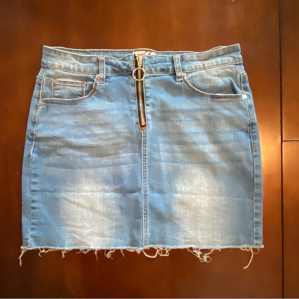 Woman’s Raw Hem Fringe Denim Blue Jean Mini Skirt Grunge Y2K Street Size L